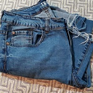 Cotton On distressed skinny jeans💋